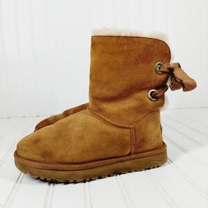 Ugg Customizable  Bailey Bow Chestnut Suede  Short Boots B 404